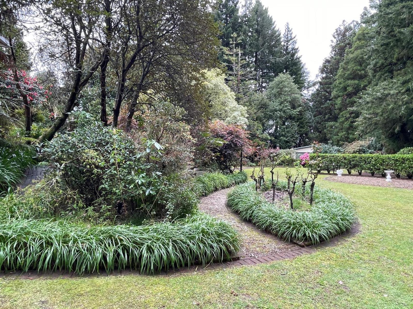 Garden Paradise In Rotorua With Pool Экстерьер фото